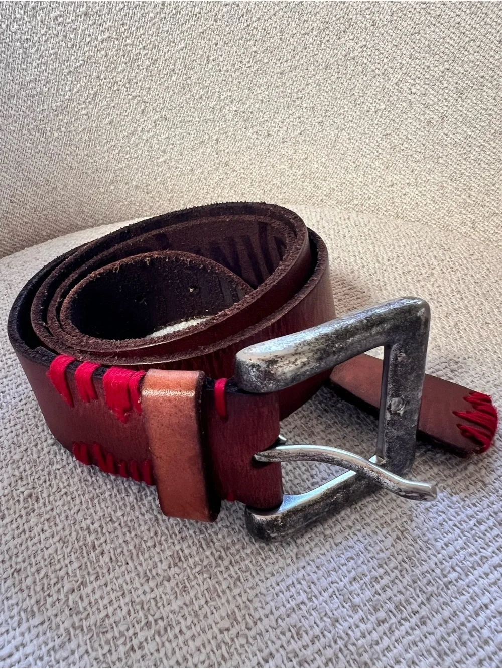 Unisex Gap Red Whipstitch Brown Leather Belt with Red Stitch Accent 37.5-42”